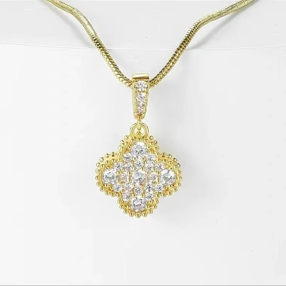 14K Gold Plated Crystal Flower Pendant Necklace - Picture 2 of 7